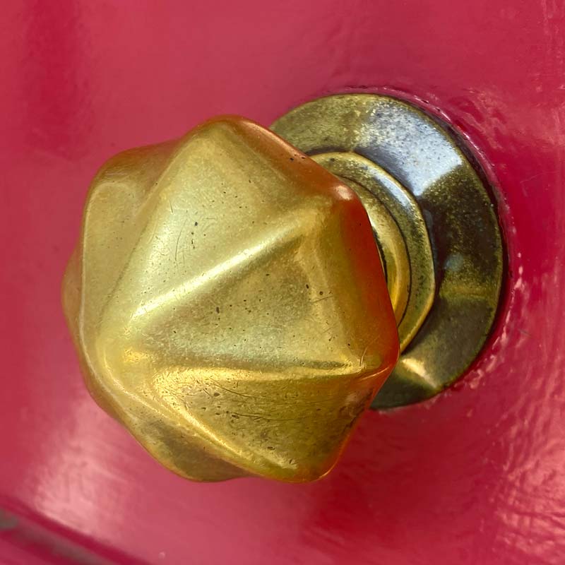 Brass knob img 2529 sq 800